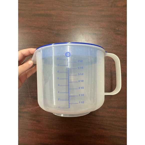 Tupperware Mix-N-Store 8 Cup Pitcher/ Bowl with Lid - Picture 3 of 8